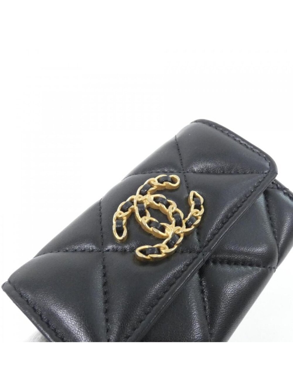 Chanel 19 Line Card Case - Picture 3 of 8